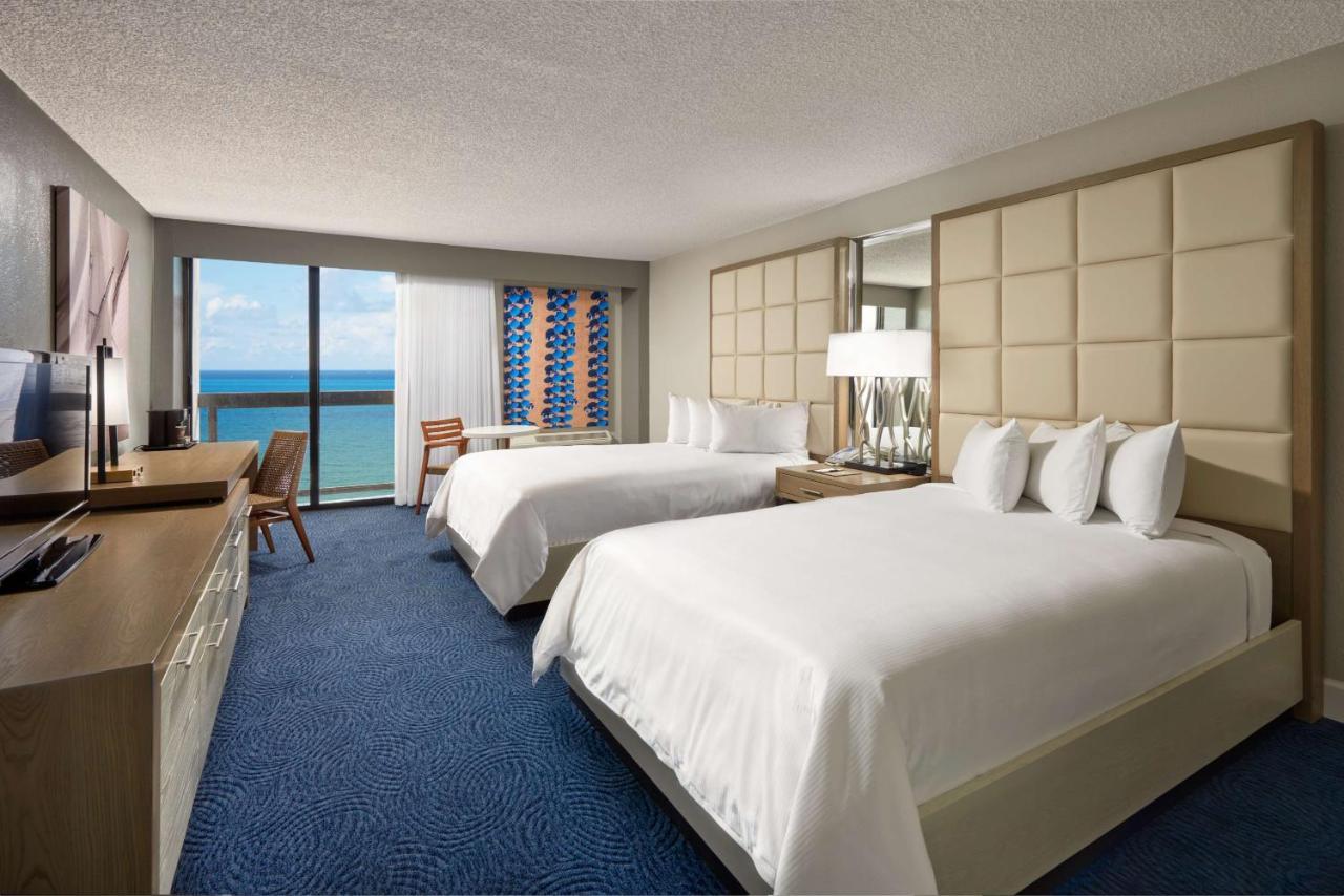 Quarto Duplo com 2 Camas de Casal e Vista do Mar - Não-fumantes